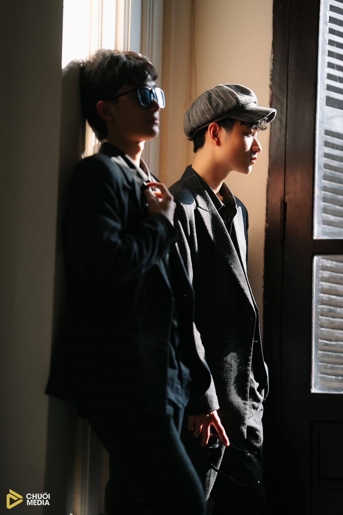 Những Quy Tắc Cơ Bản Cần Biết Khi Mặc Vest Dành Cho Các Bạn Nam Chụp Kỷ Yếu Concept Blazer